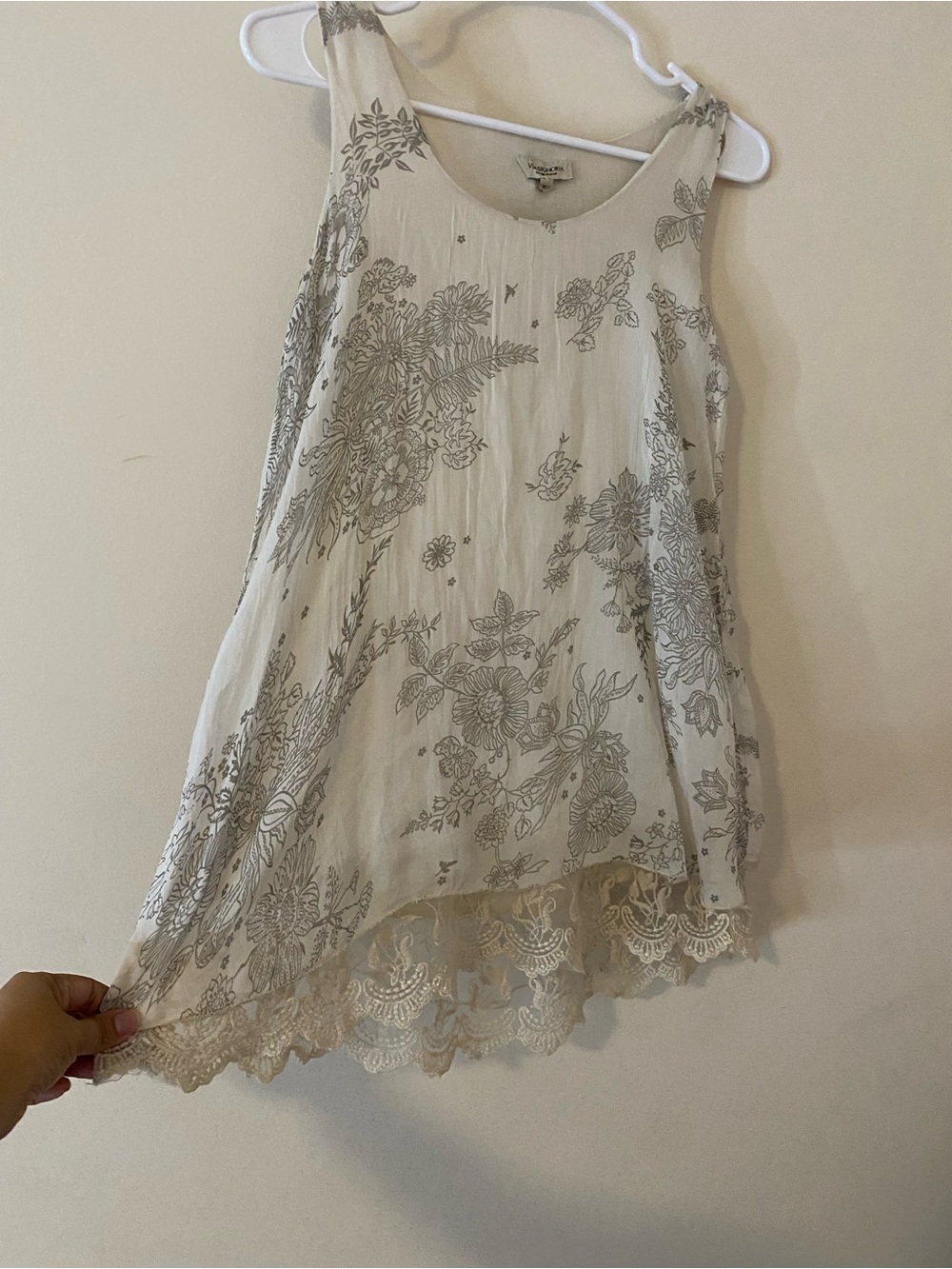 Via Signoria Made in Italy Silk sheer Floral Lace Hem Sleeveless Top - Cream - Picture 2 of 11